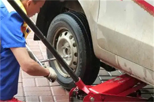 东西湖区附近拖车24小时服务热线电话